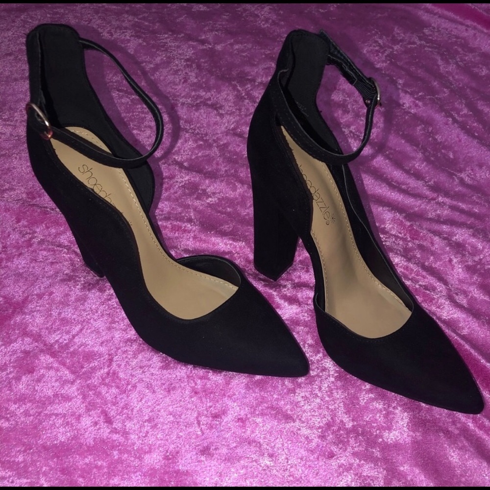 Shoe dazzle black heels